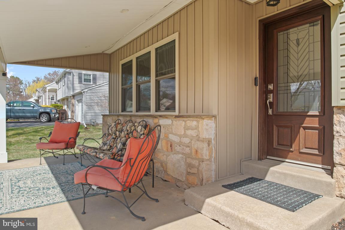 220 Hibbert Road North Wales, PA 19454 - Photo 3 of 39