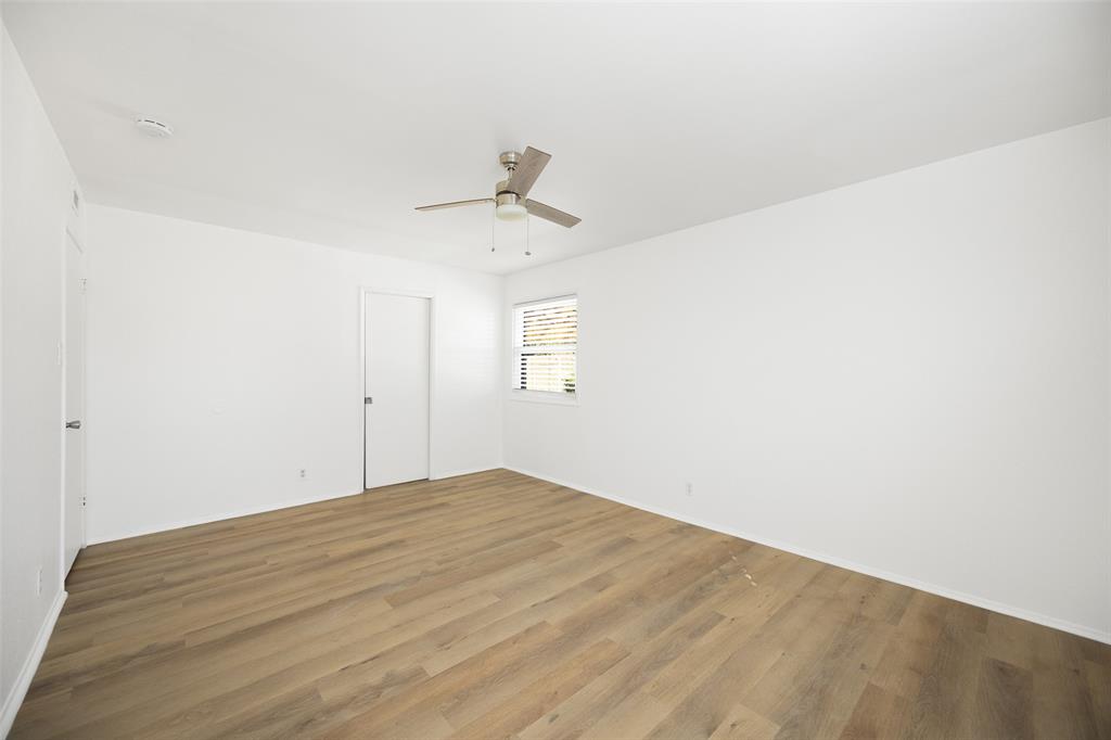 812 Sherbrook Drive Richardson, TX 75080 - Photo 13 of 28 a view of empty room with window