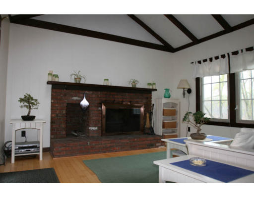 37 Bare Hill Road Topsfield, MA 01983 - Photo 5 of 10