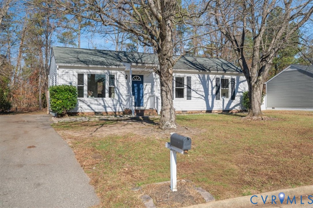 5712 Retriever Road Richmond, VA 23237 - Photo 1 of 40 Ranch-style home featuring a front yard, crawl spa