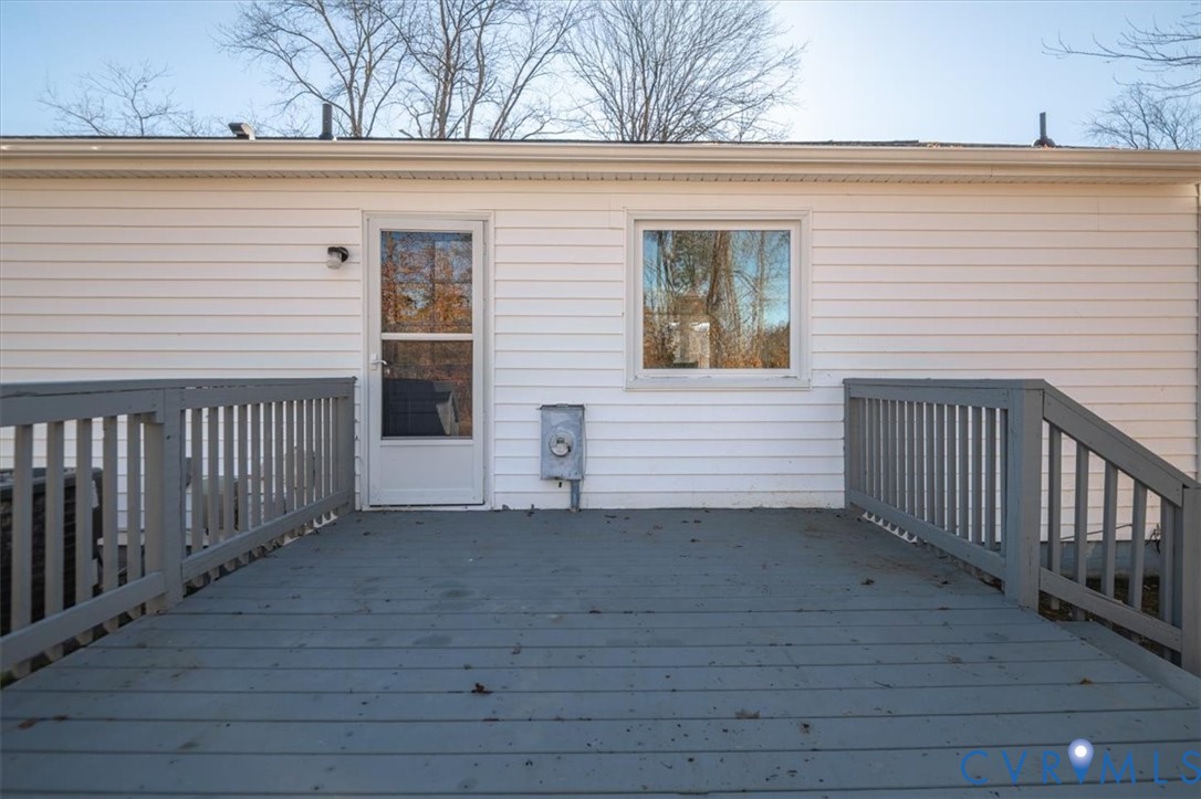 5712 Retriever Road Richmond, VA 23237 - Photo 39 of 40 View of wooden deck