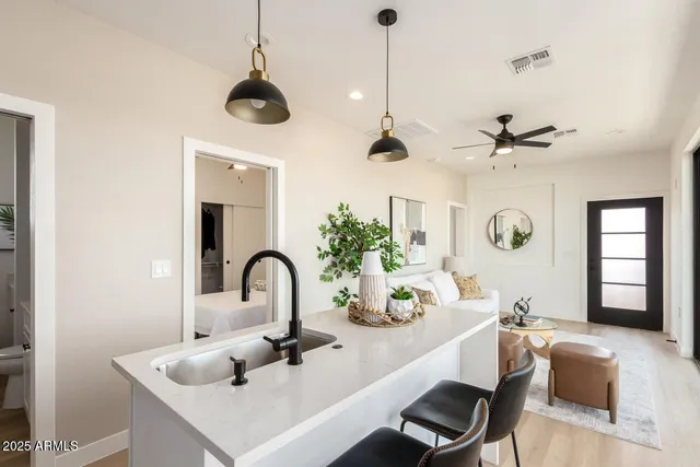 $1,895 | 1508 West Sherman Street, Unit A, Phoenix, AZ 85007