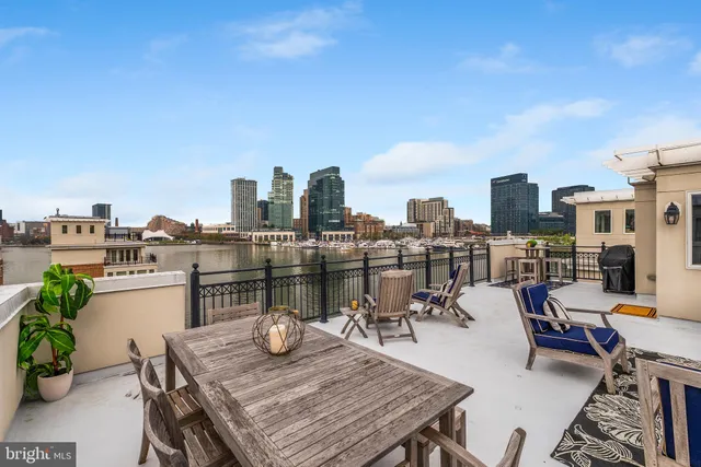 a car parked in front of a building