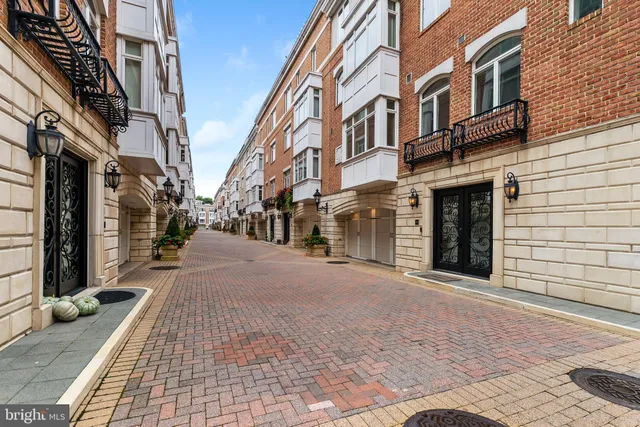 $1,999,950 | 650 Ponte Villas North, Unit 137, Baltimore, MD 21230