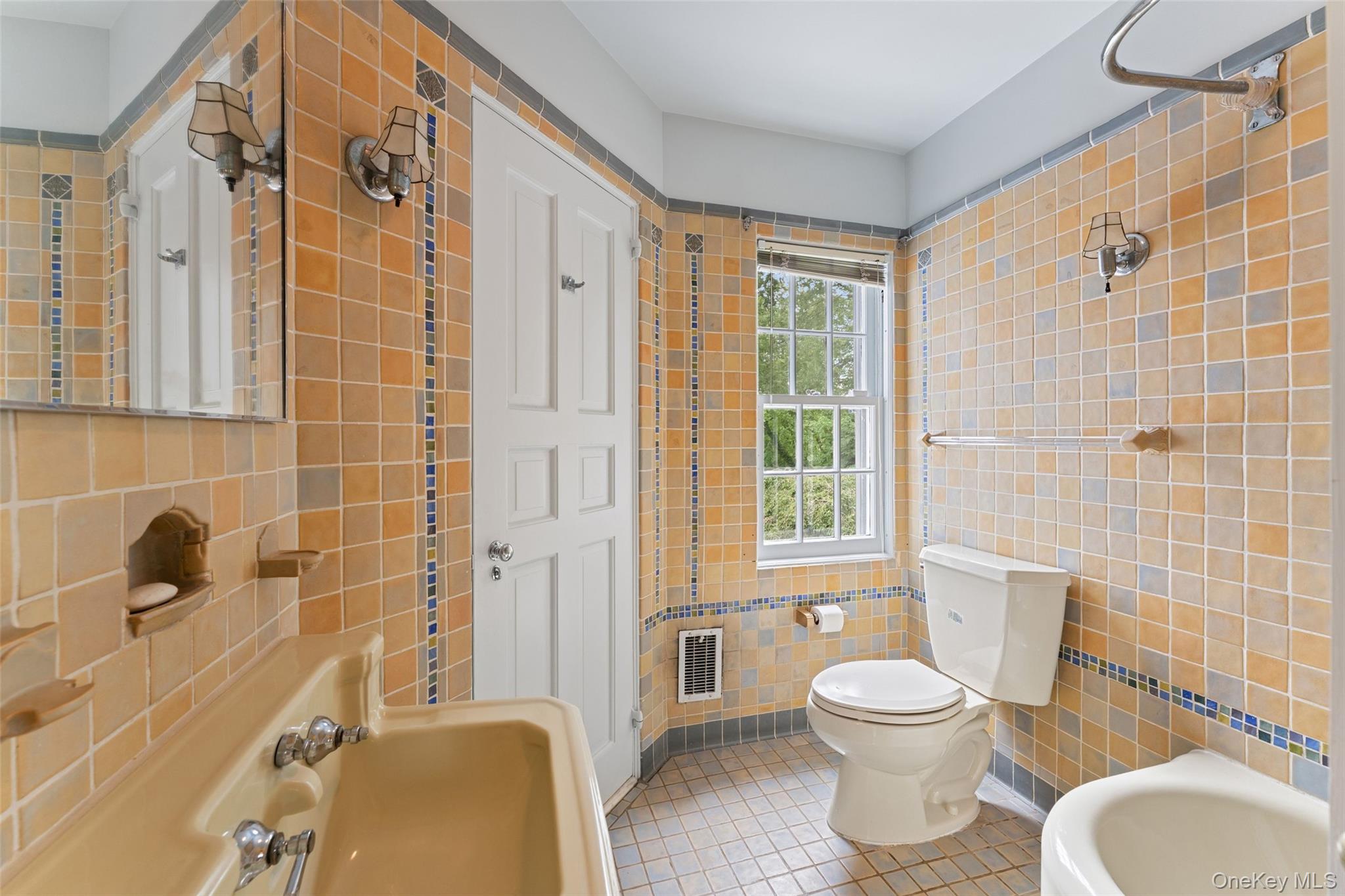 21 Dolma Road Scarsdale, NY 10583 - Photo 29 of 46 Full Bathroom