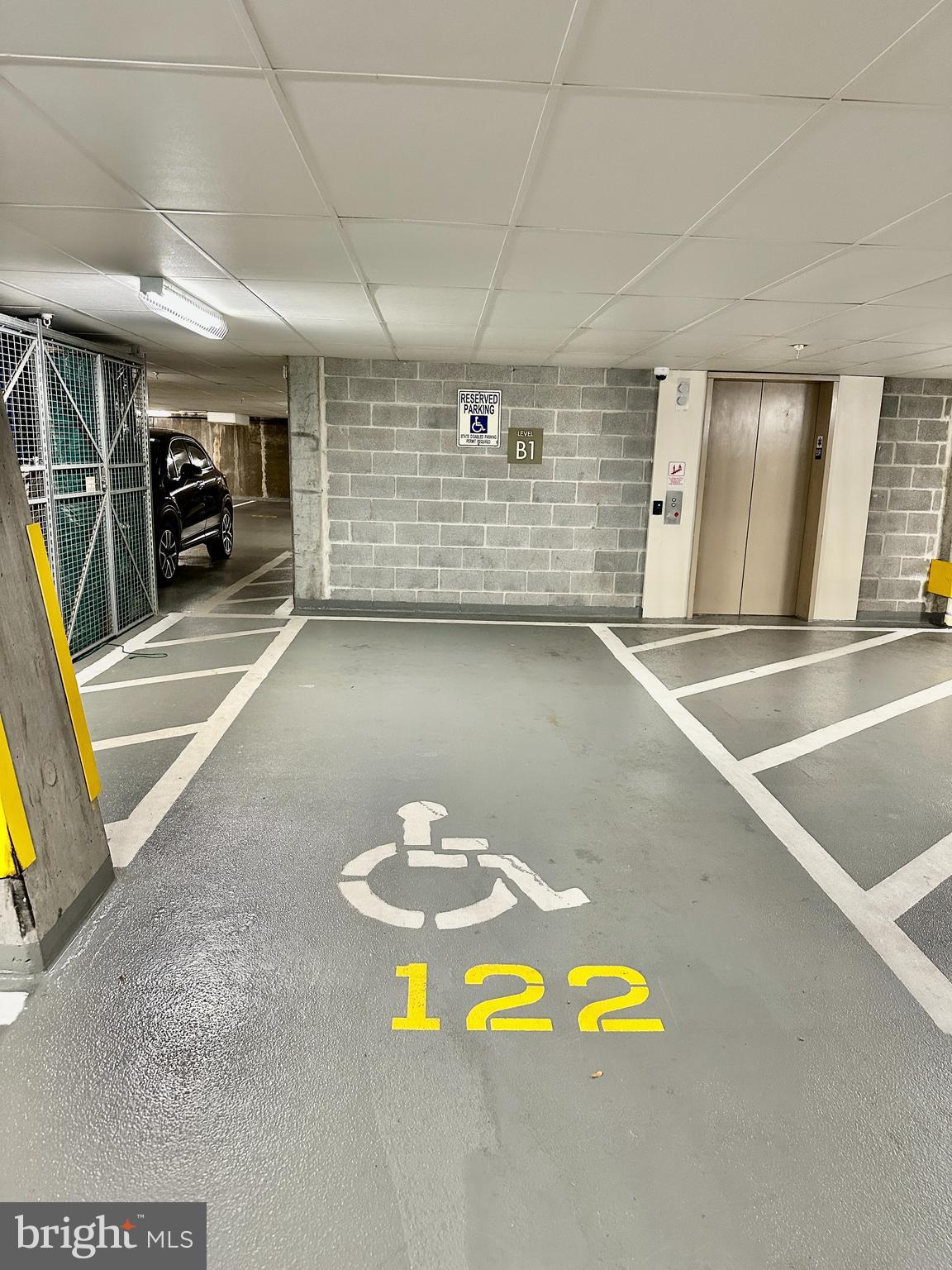 11760 Sunrise Valley Drive, Unit 512 Reston, VA 20191 - Photo 16 of 19 a view of a indoor swimming pool