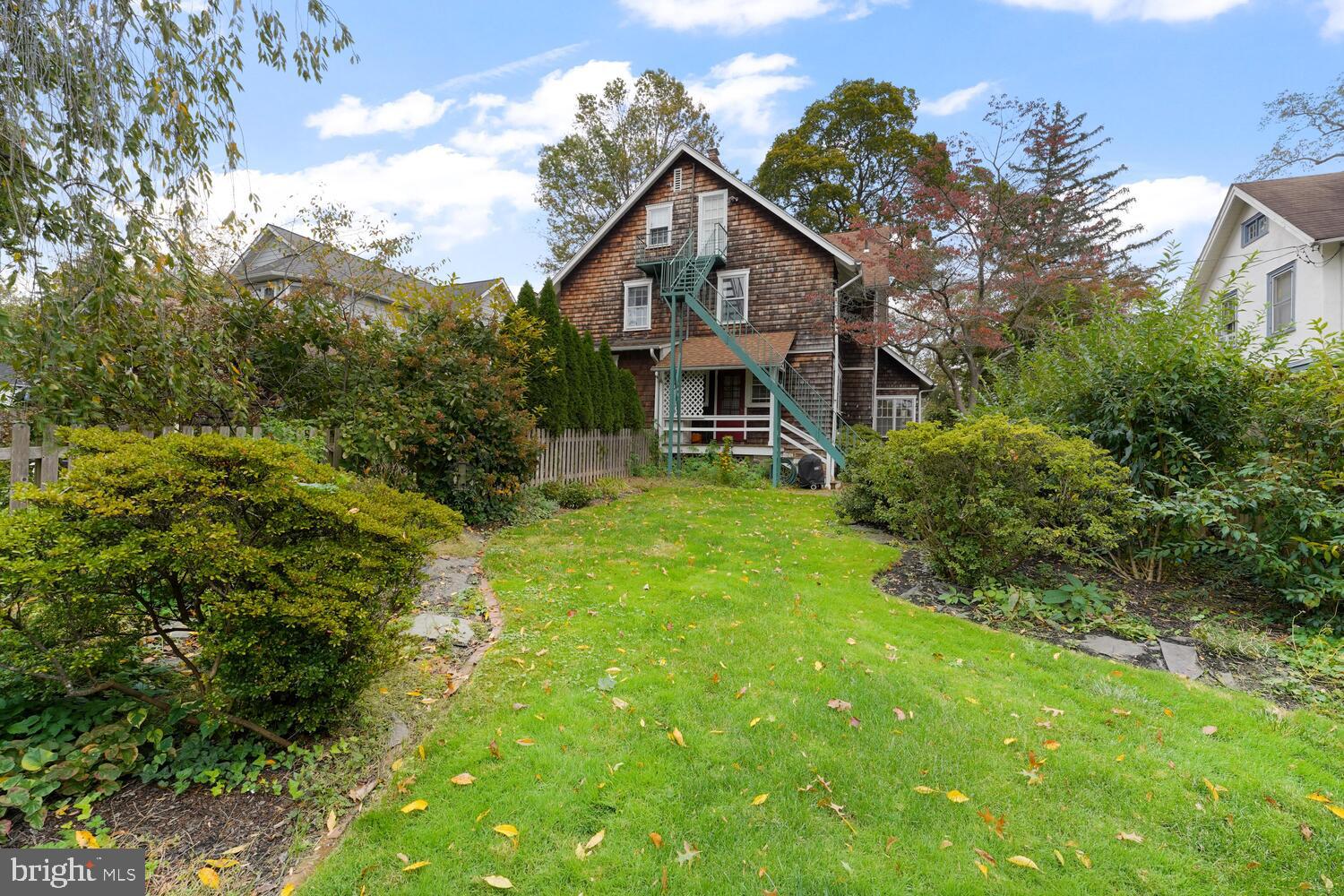 243 Lenoir Avenue Wayne, PA 19087 - Photo 6 of 35 Gallery Image 6