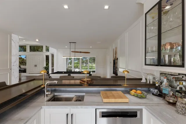 $2,999,999 | 3709 Beneva Oaks Way, Sarasota, FL 34233