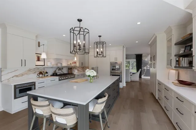 $2,999,999 | 3709 Beneva Oaks Way, Sarasota, FL 34233