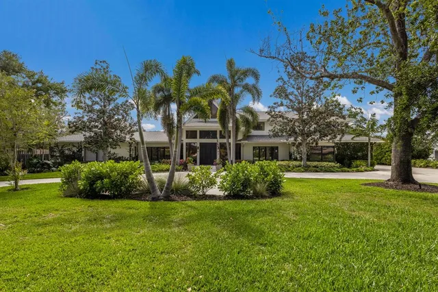 $2,999,999 | 3709 Beneva Oaks Way, Sarasota, FL 34233