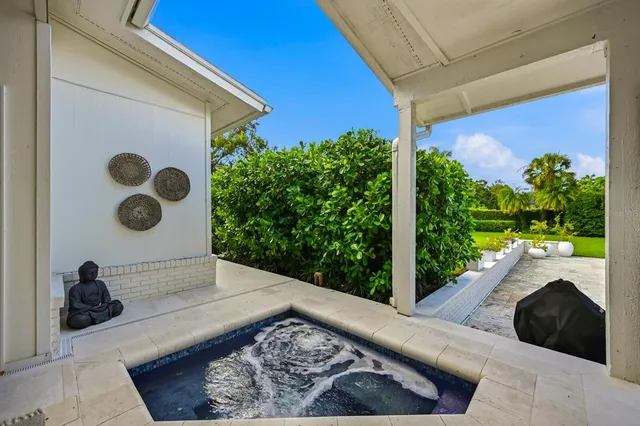 $2,999,999 | 3709 Beneva Oaks Way, Sarasota, FL 34233