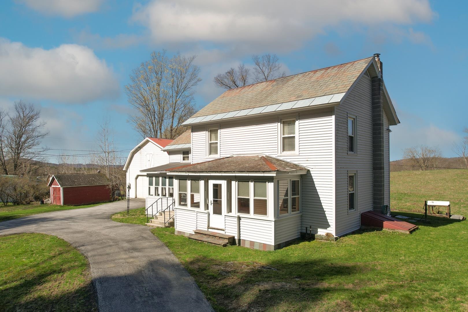 416 Upper Road Poultney, VT 05764 - Photo 5 of 31
