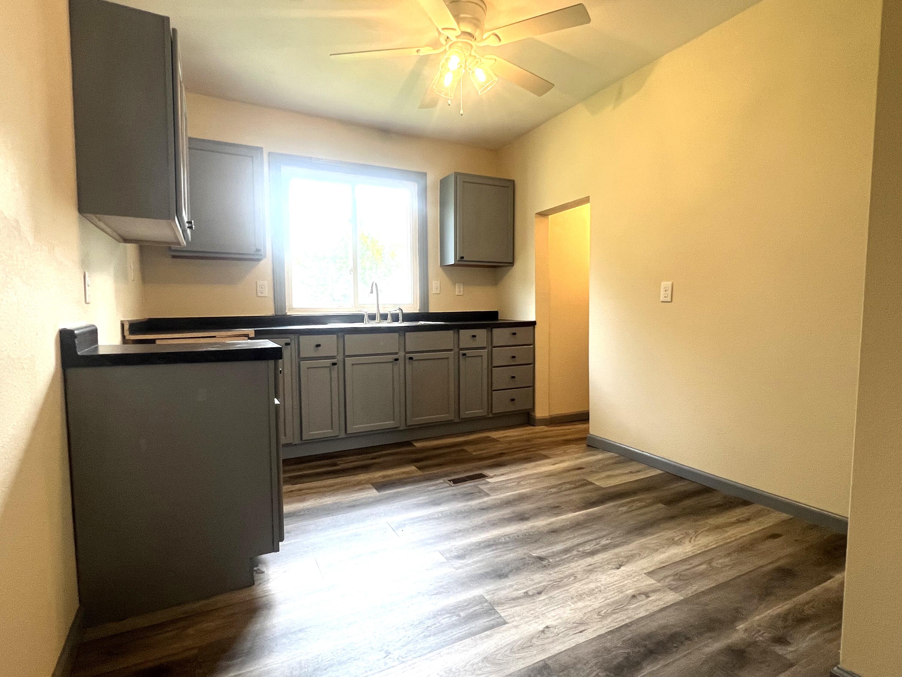 400 4th Street Pilot Grove, MO 65276 - Photo 9 of 44