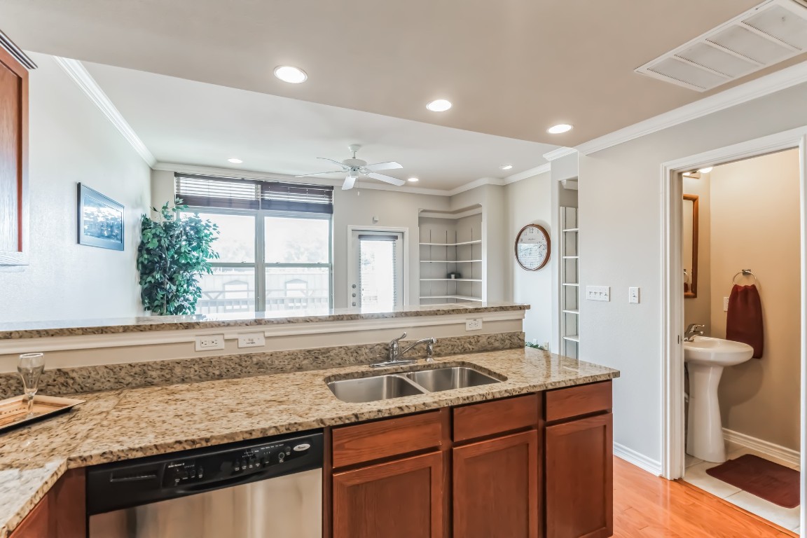 305 East 31st Street, Unit 6 Austin, TX 78705 - Photo 11 of 26