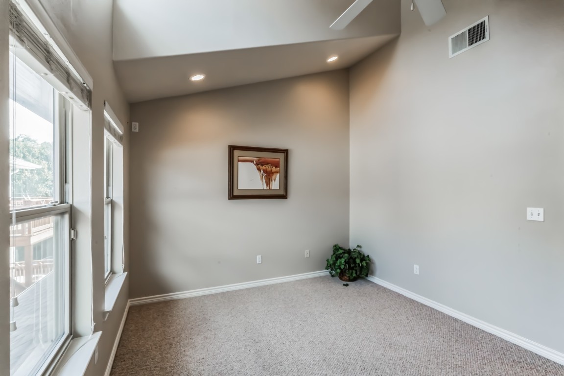 305 East 31st Street, Unit 6 Austin, TX 78705 - Photo 25 of 26 an empty room with windows