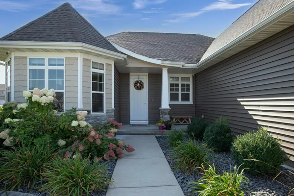 $649,900 | 4637 Trellis Drive, De Pere, WI 54115