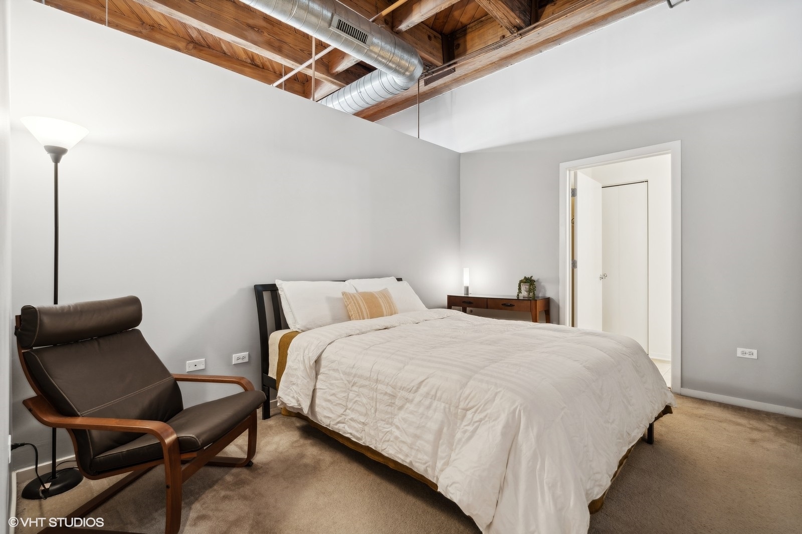 1040 West Adams Street, Unit 422 Chicago, IL 60607 - Photo 15 of 34