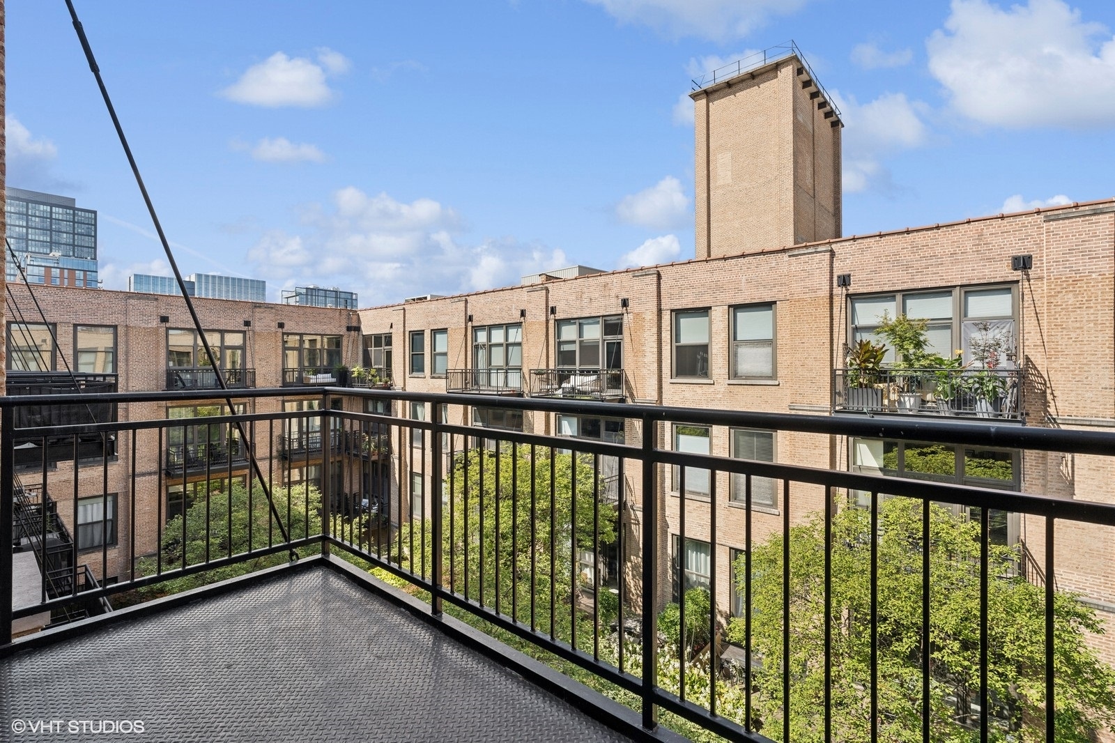 1040 West Adams Street, Unit 422 Chicago, IL 60607 - Photo 6 of 34