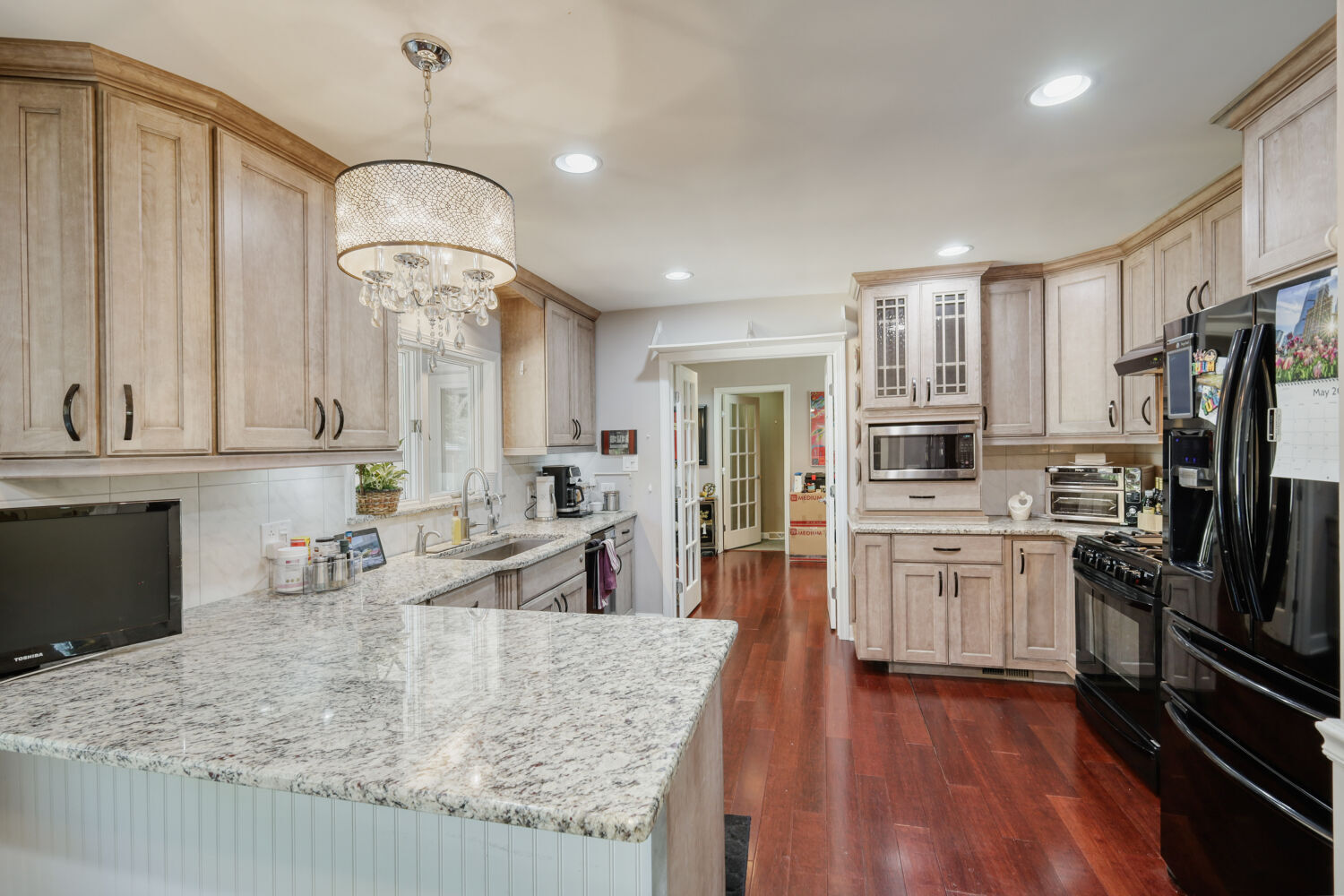 8035 Wolf Road La Grange, IL 60525 - Photo 4 of 38