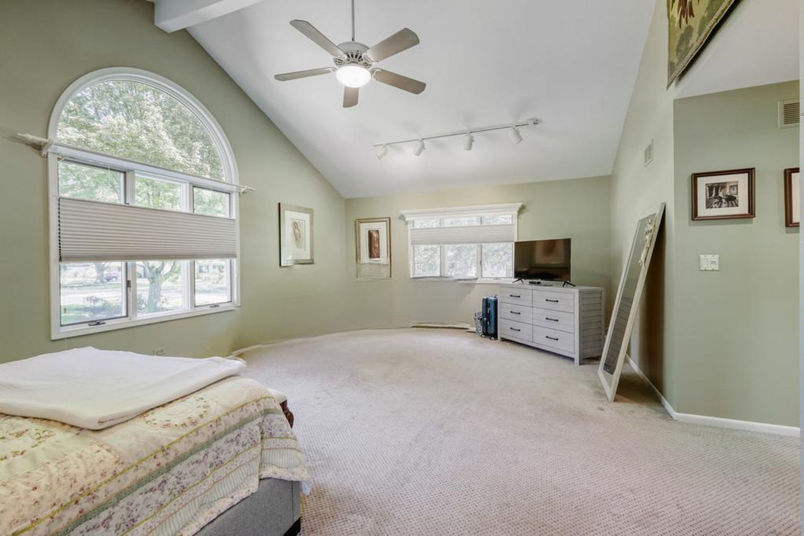 8035 Wolf Road La Grange, IL 60525 - Photo 10 of 38