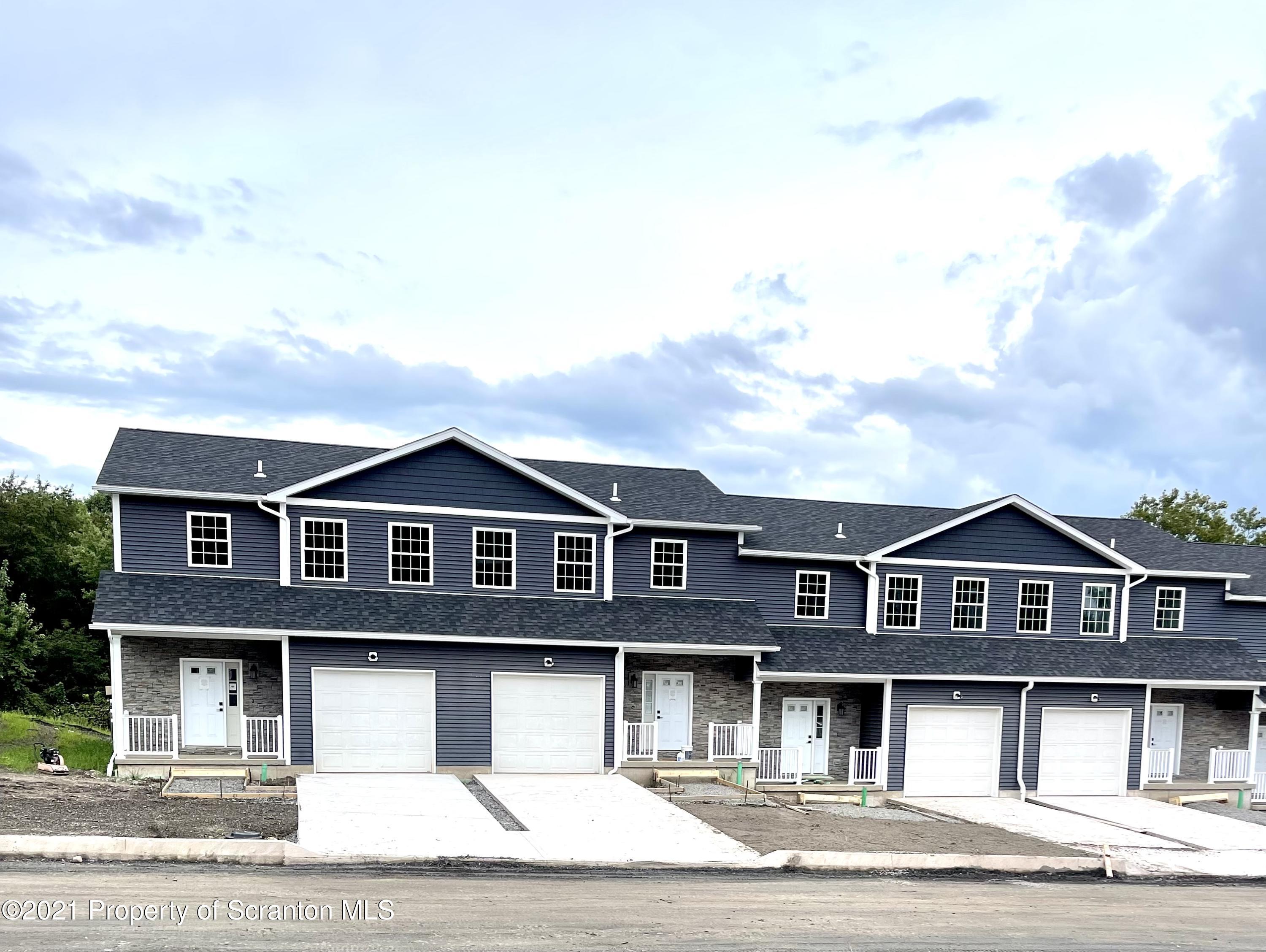 420 Felts Street Taylor, PA 18517 - Photo 6 of 9