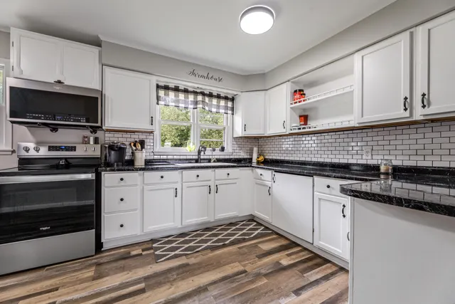 $269,900 | 25290 Foothill Avenue, La Grange, WI 54660