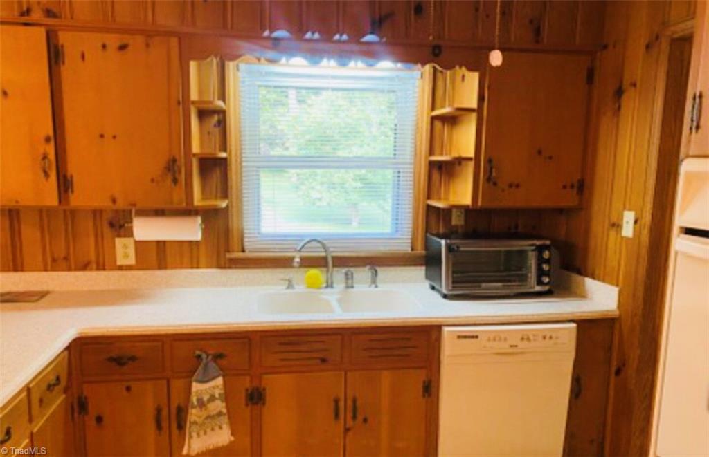 2007 Neelley Road Pleasant Garden, NC 27313 - Photo 12 of 27