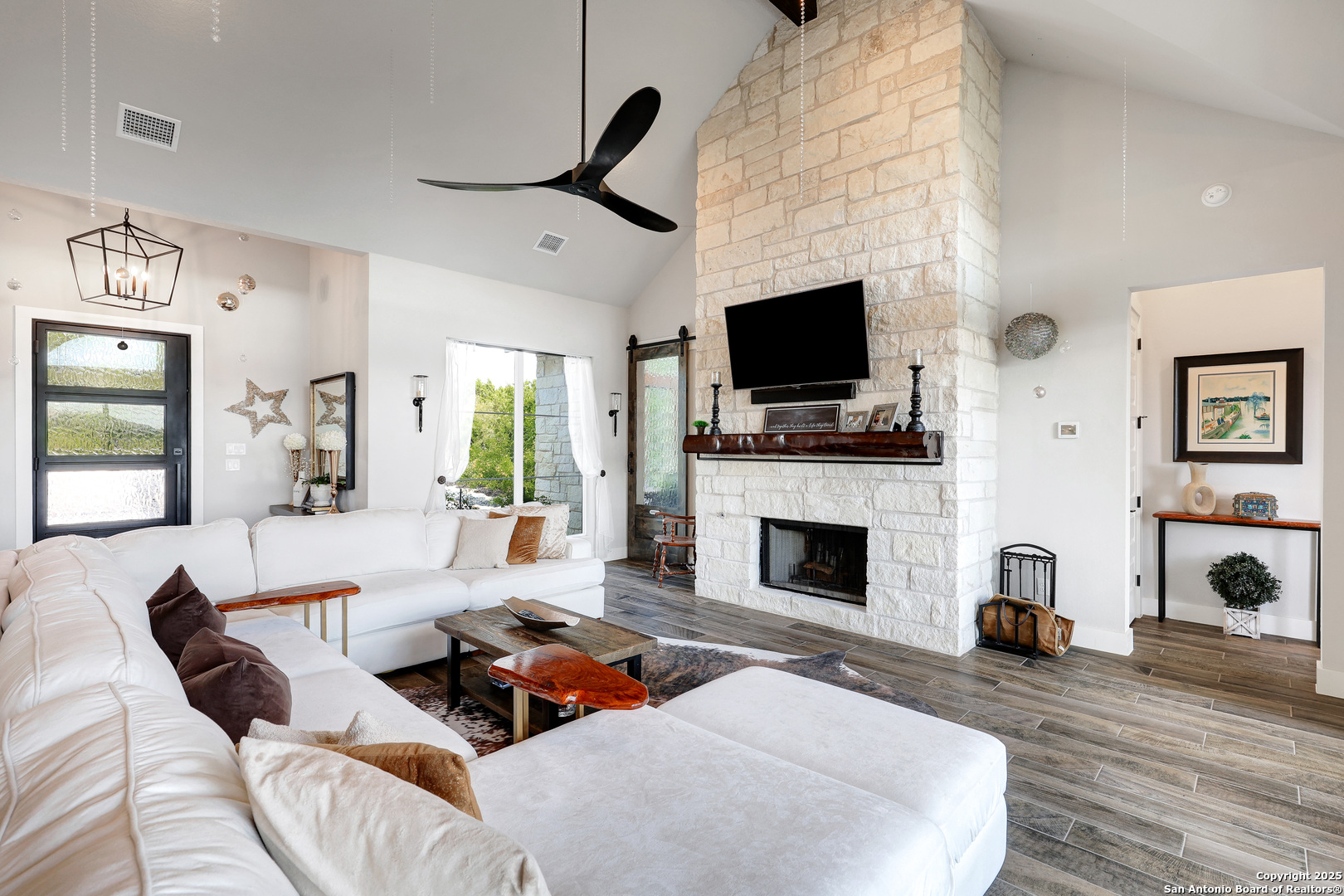 12330 Cross Cut Helotes, TX 78023 - Photo 15 of 65