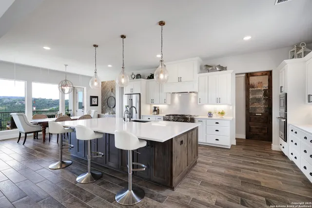 $1,080,000 | 12330 Cross Cut, Helotes, TX 78023