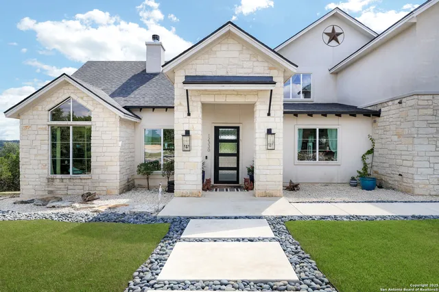 $1,080,000 | 12330 Cross Cut, Helotes, TX 78023