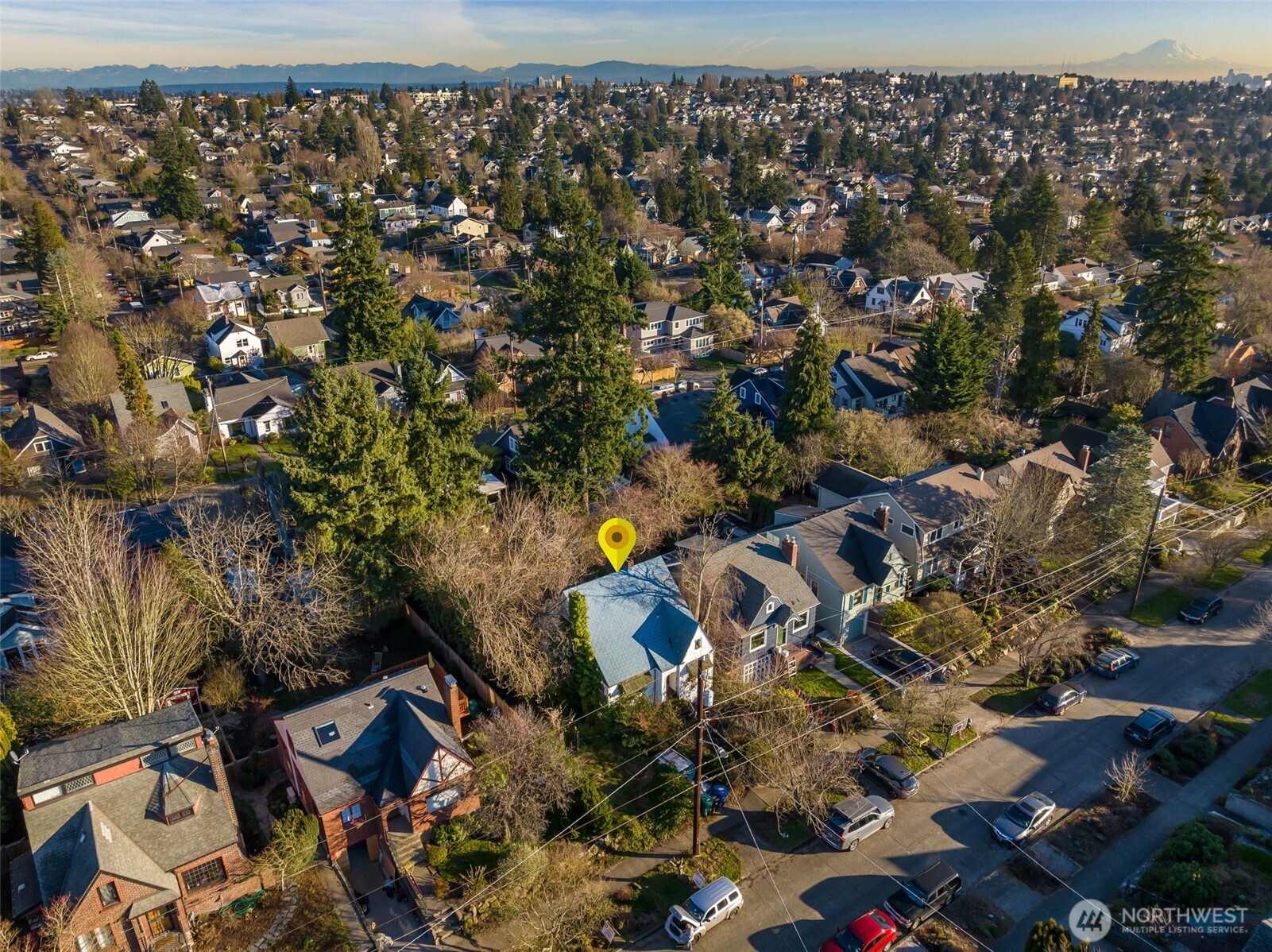 7332 9th Avenue Northwest Seattle, WA 98117 - Photo 3 of 11