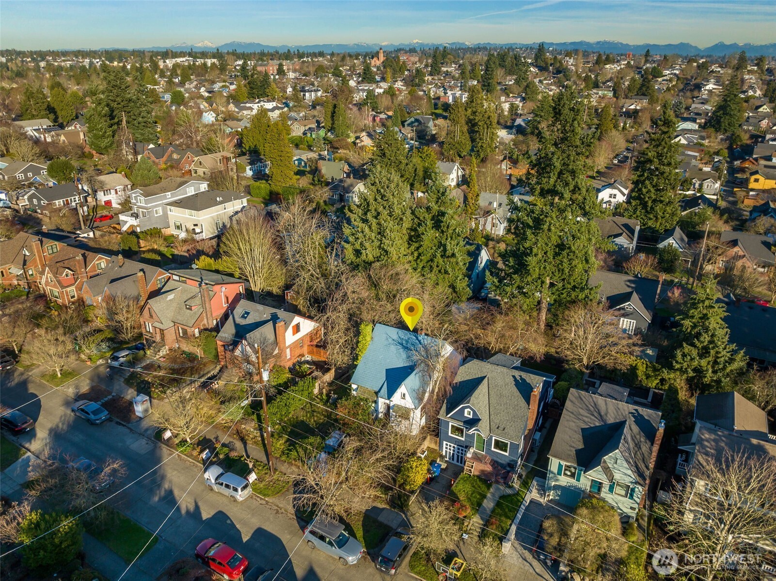 7332 9th Avenue Northwest Seattle, WA 98117 - Photo 4 of 11