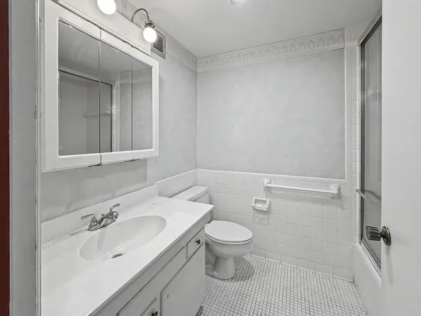 $95,500 | 475 North Highland Street, Unit 7J, Memphis, TN 38122