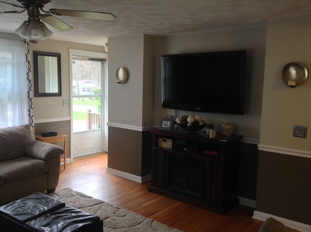 61 Tioga Street Springfield, MA 01128 - Photo 7 of 20 a living room with furniture and a flat screen tv