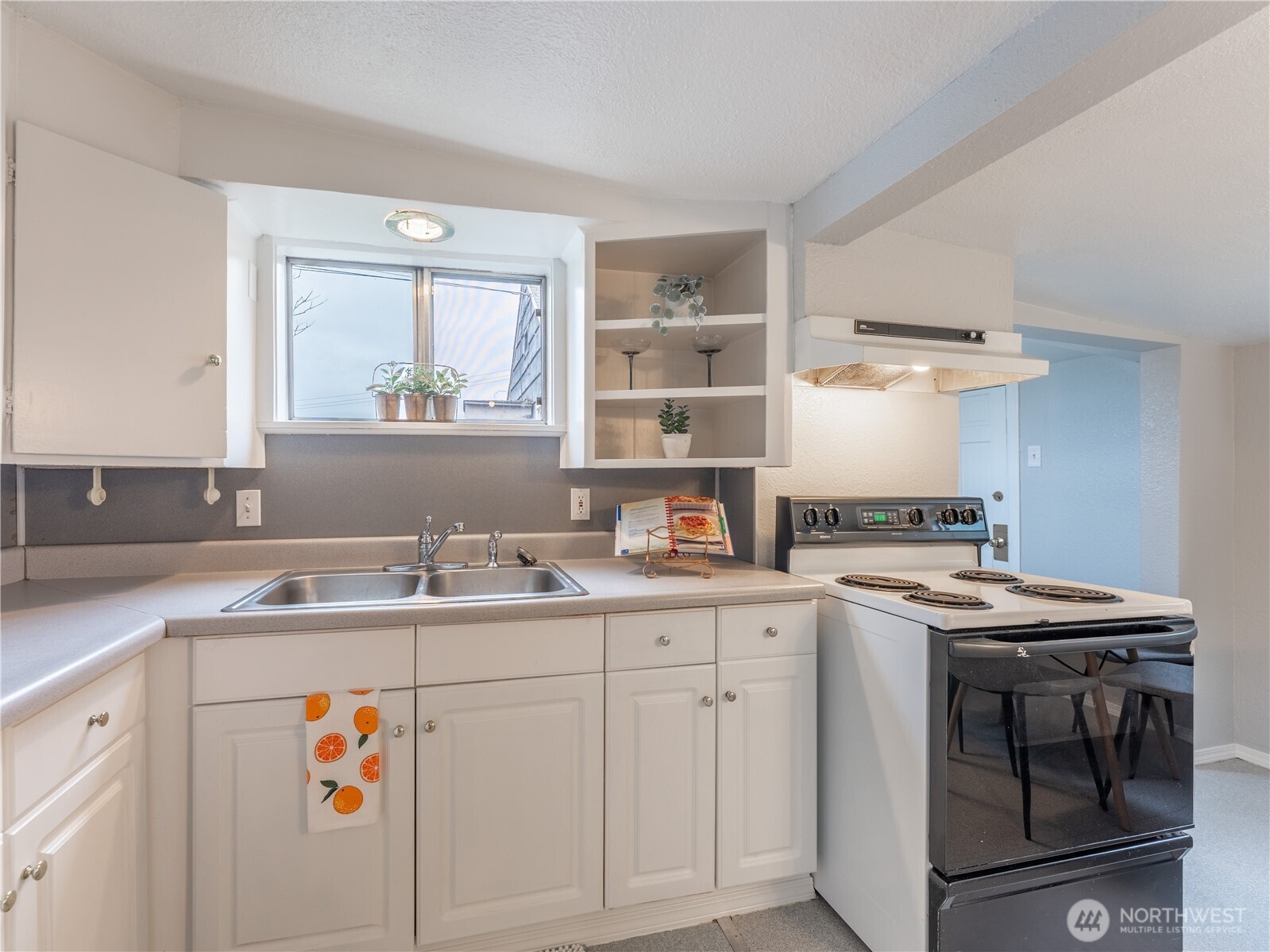 616 South Chelan Avenue Wenatchee, WA 98801 - Photo 12 of 35