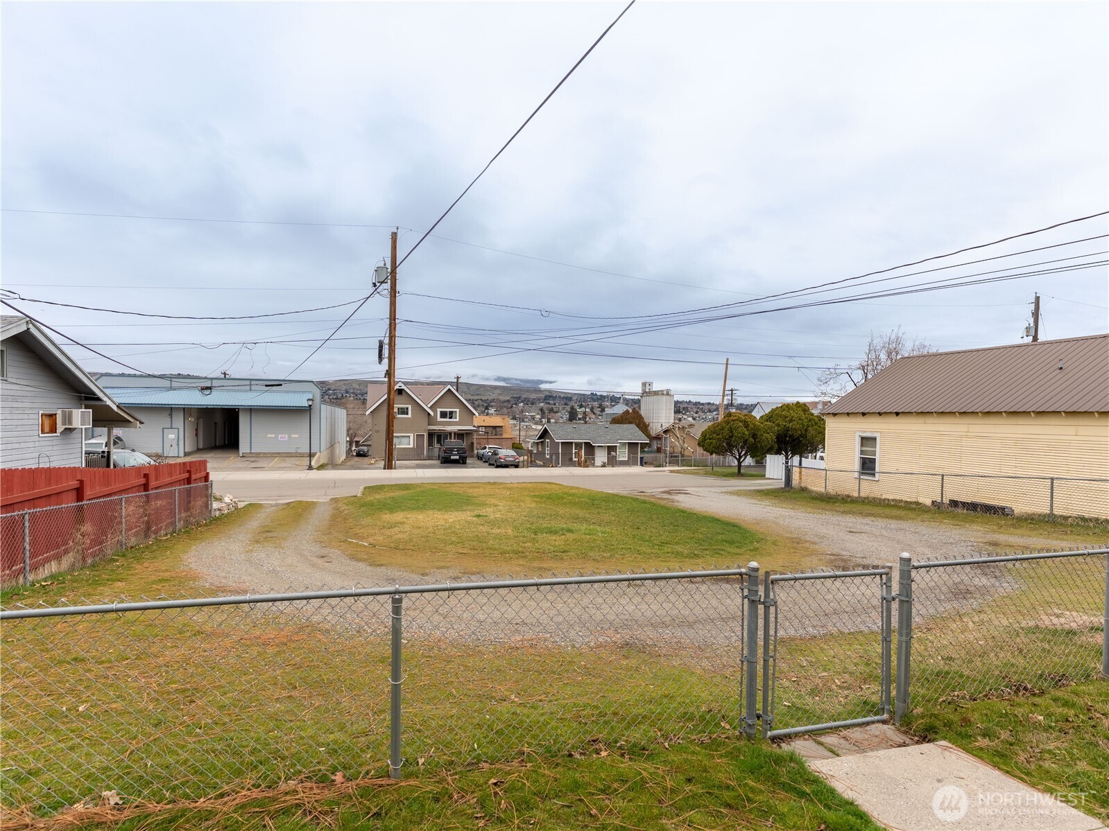 616 South Chelan Avenue Wenatchee, WA 98801 - Photo 30 of 35