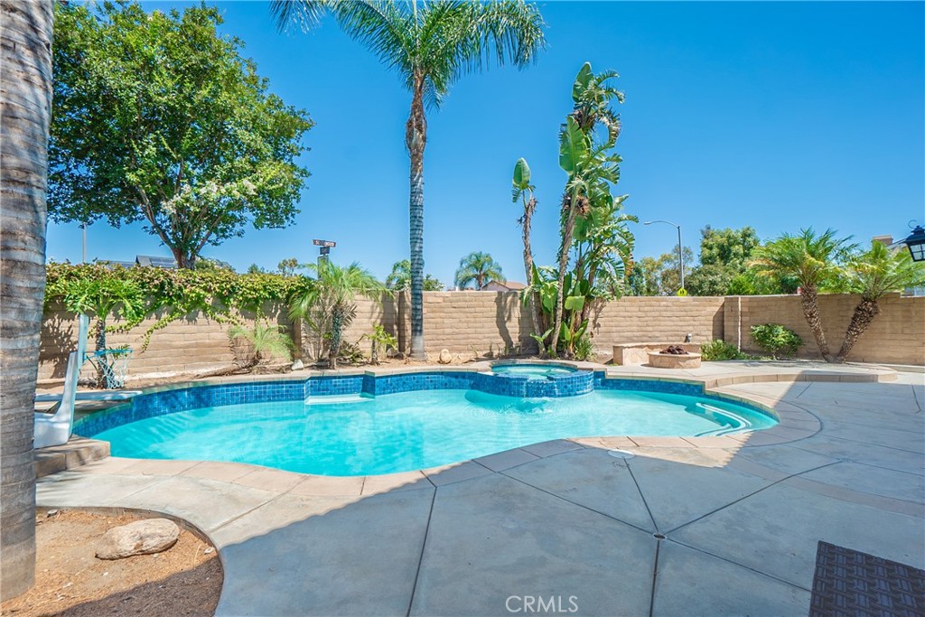 31 Carson Irvine, CA 92620 - Photo 44 of 50 a view of a backyard