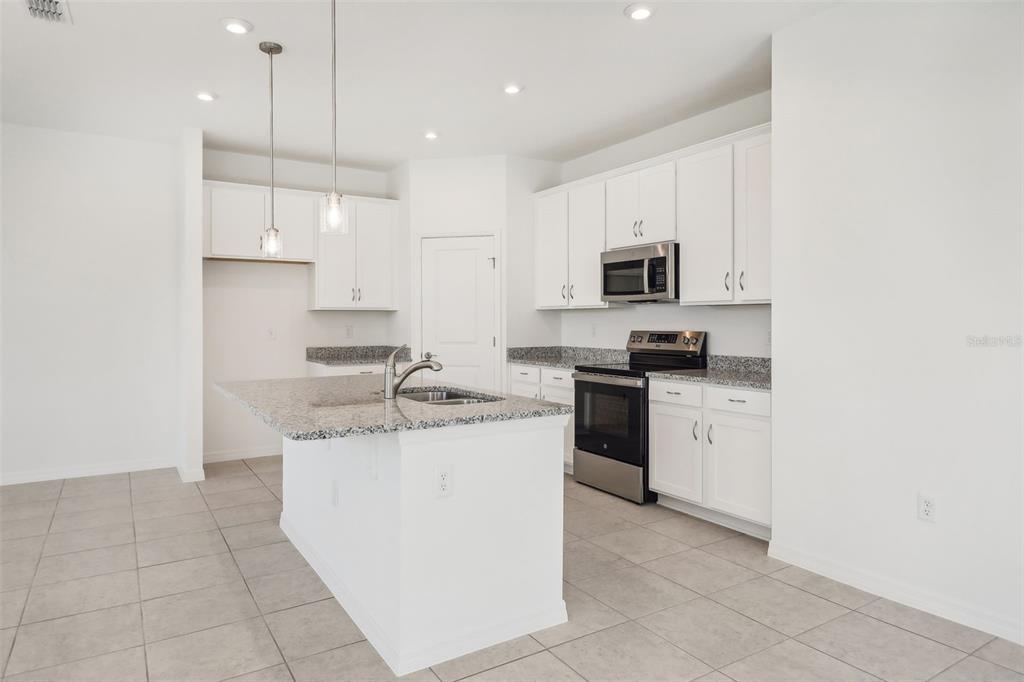 877 Castleford Avenue Northeast Palm Bay, FL 32905 - Photo 11 of 33