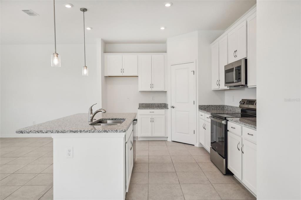 877 Castleford Avenue Northeast Palm Bay, FL 32905 - Photo 12 of 33