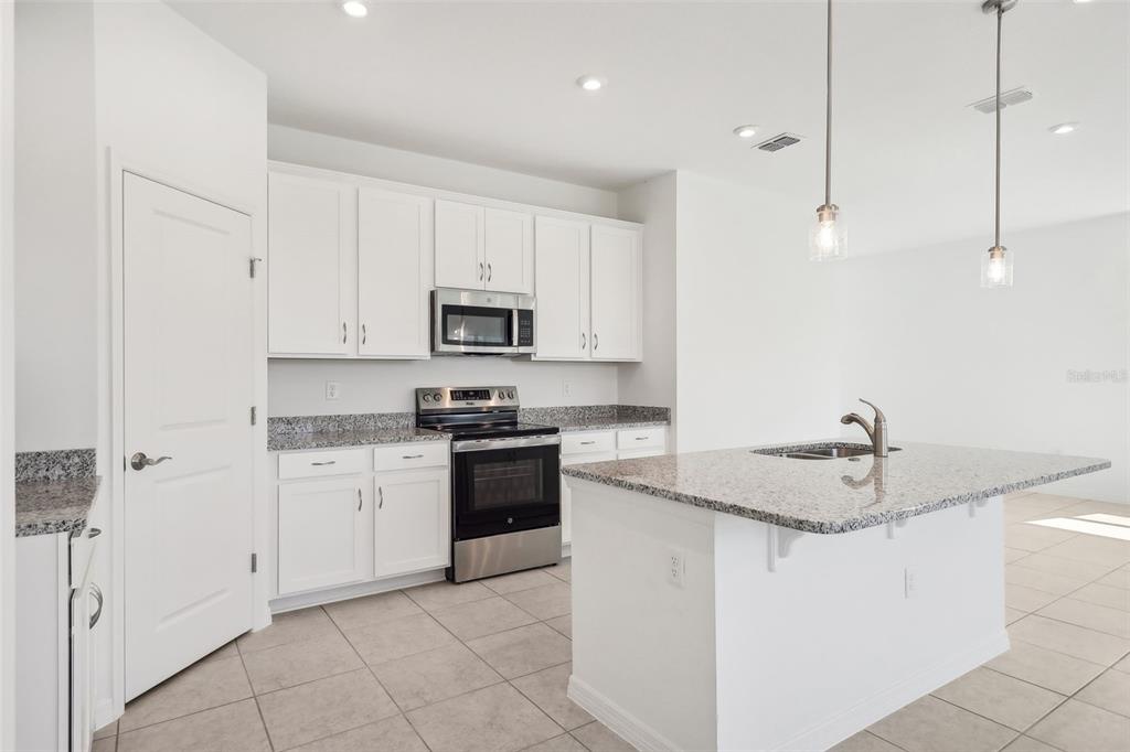 877 Castleford Avenue Northeast Palm Bay, FL 32905 - Photo 13 of 33