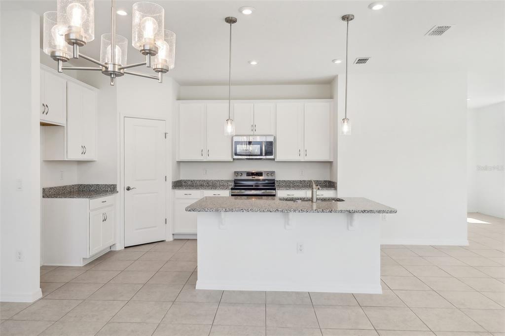 877 Castleford Avenue Northeast Palm Bay, FL 32905 - Photo 10 of 33