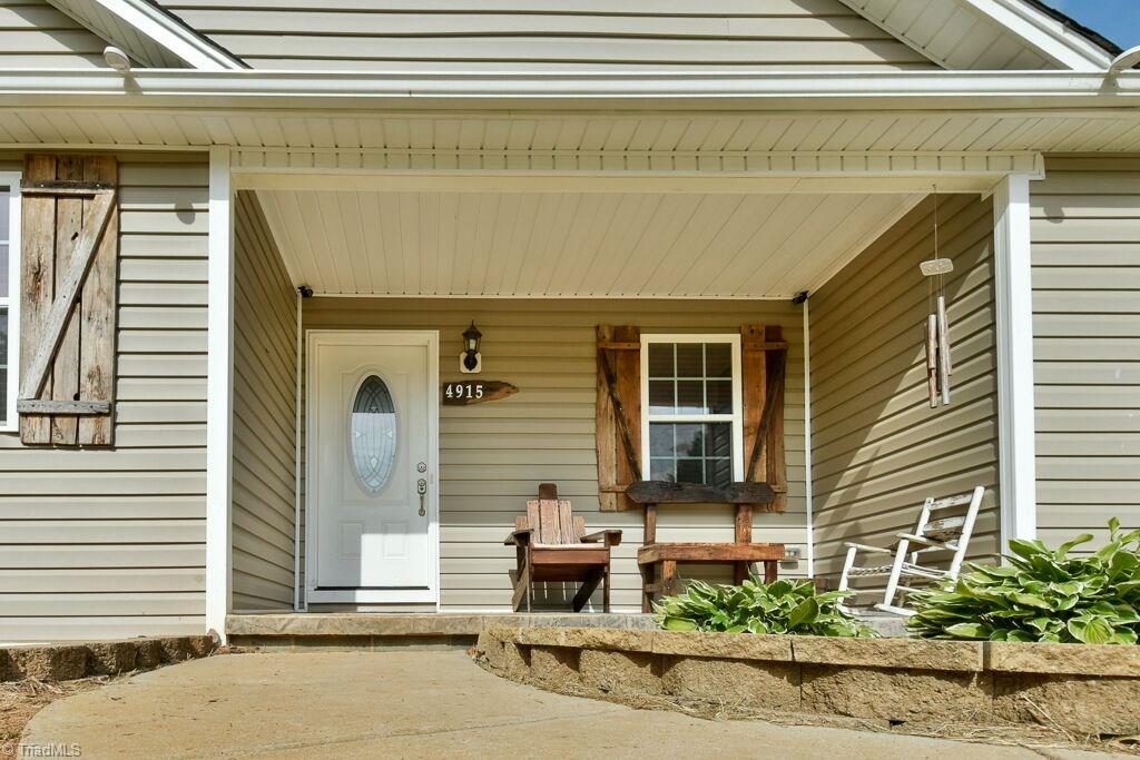 4915 Jackson View Road Winston-Salem, NC 27105 - Photo 2 of 24 Gallery Image 2