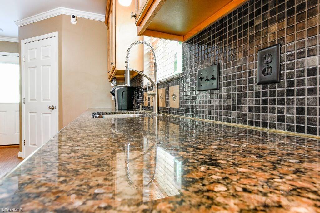 4915 Jackson View Road Winston-Salem, NC 27105 - Photo 6 of 24 Gallery Image 6