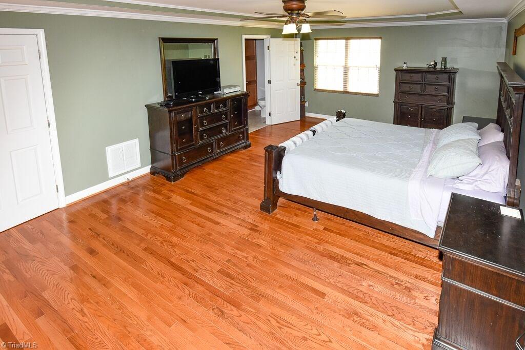 4915 Jackson View Road Winston-Salem, NC 27105 - Photo 8 of 24 Gallery Image 8