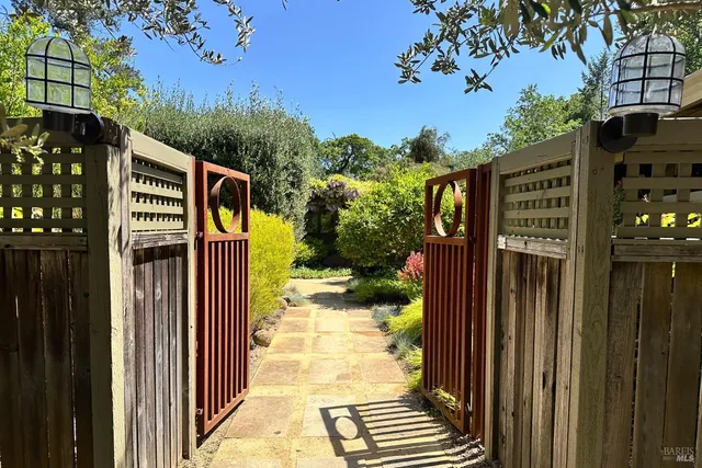 $1,950,000 | 3121 Highway 128, Calistoga, CA 94515