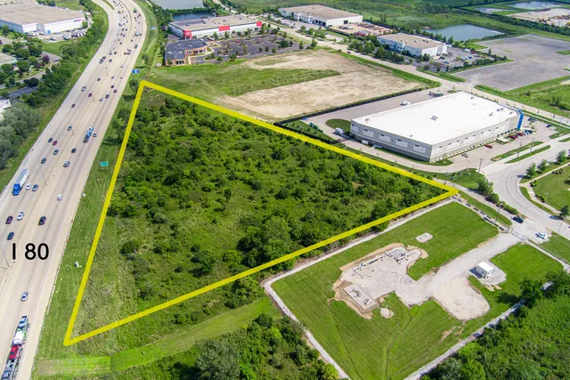 a view of an outdoor space