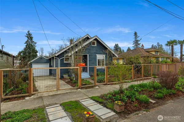 $725,000 | 5812 46th Avenue South, Seattle, WA 98118