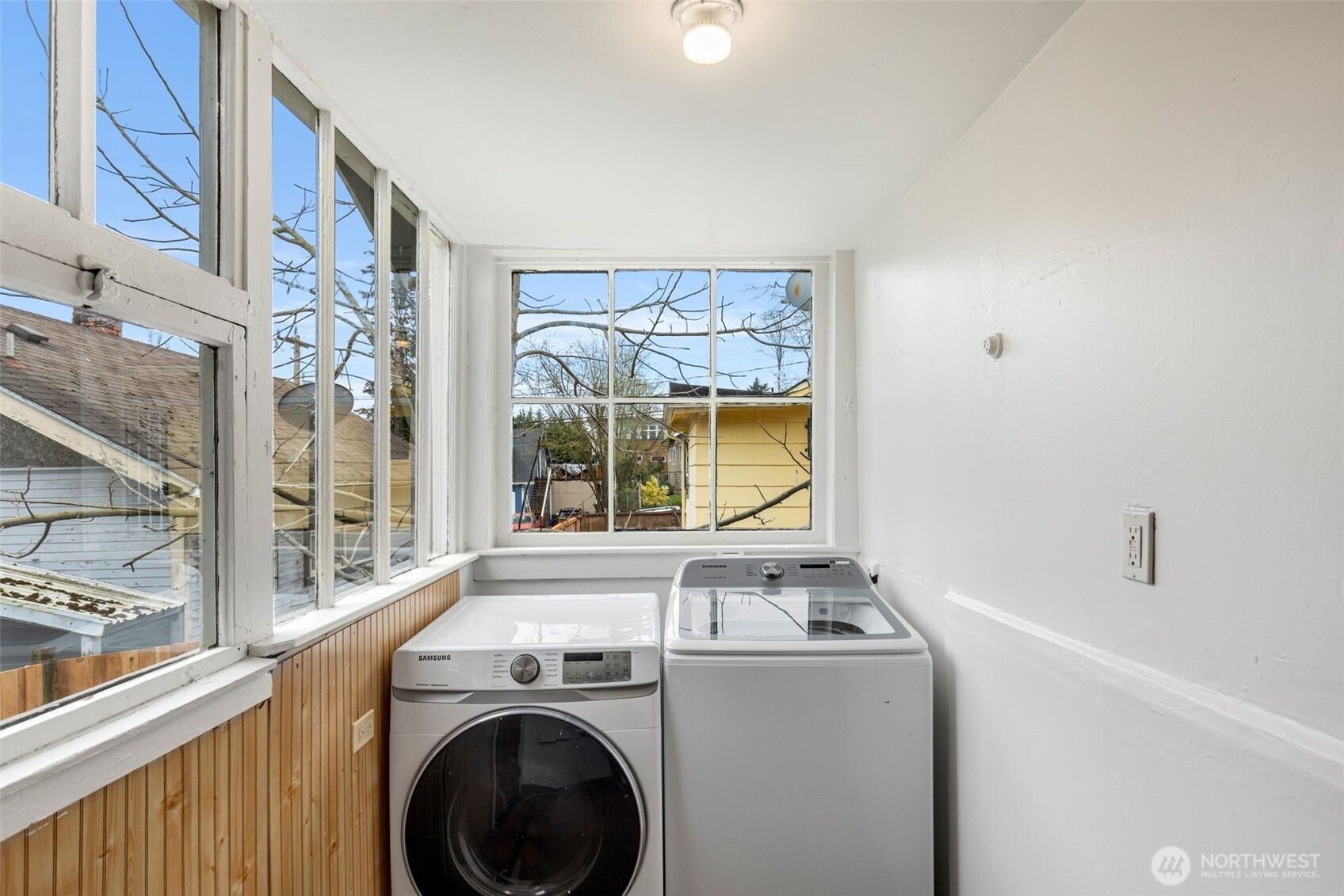 5812 46th Avenue South Seattle, WA 98118 - Photo 31 of 40 a utility room with dryer and washer