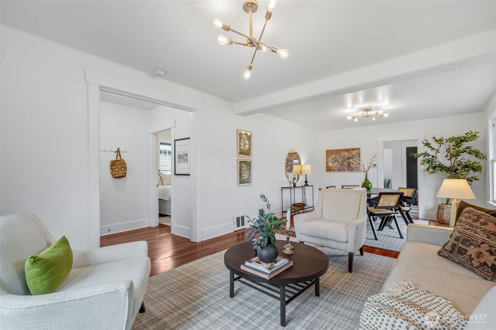 5812 46th Avenue South Seattle, WA 98118 - Photo 9 of 40 a living room with furniture and wooden floor