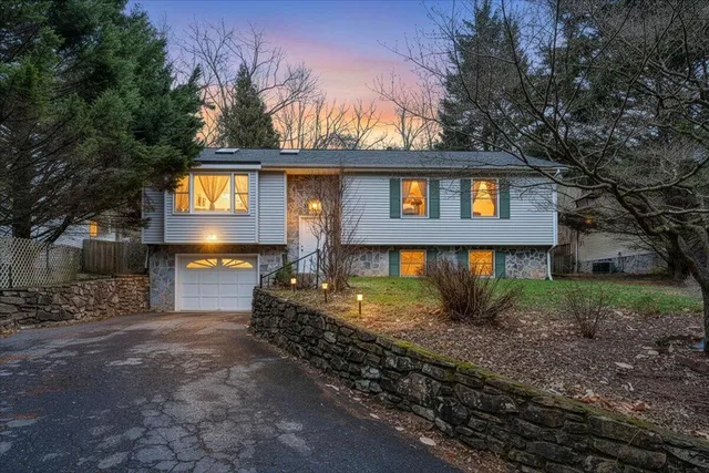 $279,000 | 2720 Grandin Road Southwest, Roanoke, VA 24015